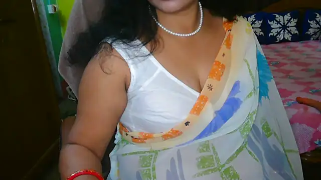 Snapshot of Anushka_21 chatting on 12.12.24 Anushka 21 online show from 12.12.24