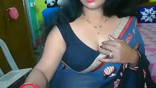Snapshot of Anushka_21 chatting on 02.15.25 Anushka 21 online show from 02.15.25