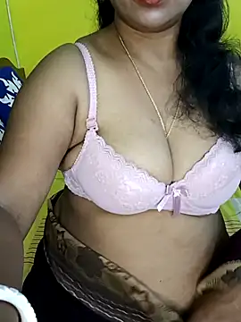 Snapshot of Anushka_21 chatting on 09.10.25 Anushka 21 online show from 09.10.25
