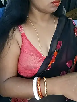 Snapshot of Anushka_21 chatting on 10.17.25 Anushka 21 online show from 10.17.25