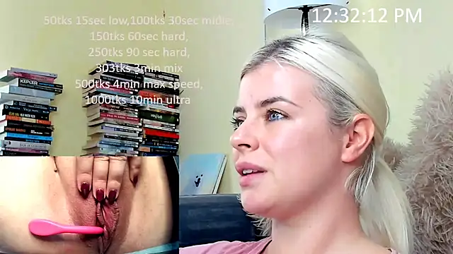 Snapshot of queenofthenighttt chatting on 11.20.25 queenofthenighttt online show from 11.20.25