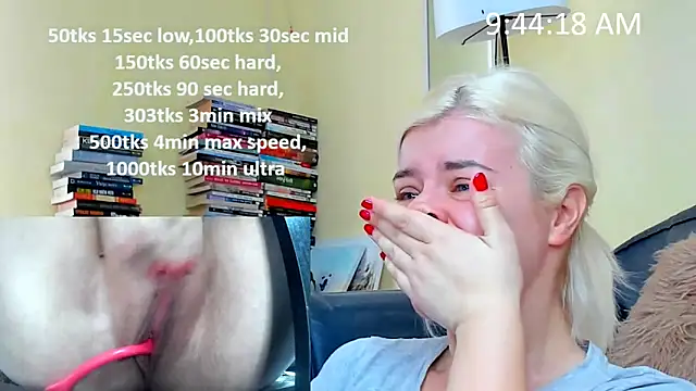 Snapshot of queenofthenighttt chatting on 02.14.26 queenofthenighttt online show from 02.14.26