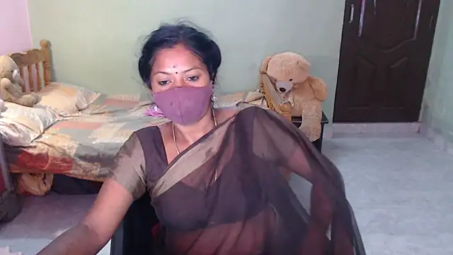 Snapshot of Novapol chatting on 06.25.26 Novapol online show from 06.25.26