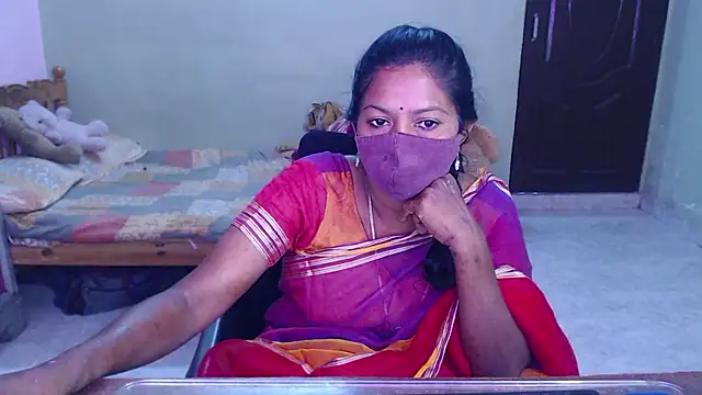 Snapshot of Novapol chatting on 07.31.26 Novapol online show from 07.31.26