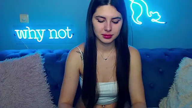 ViollinaLove online show from 11.14.25