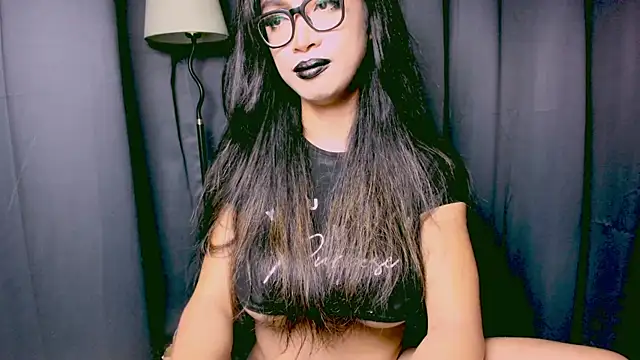 XXsexylongcockXX online show from 12.04.24