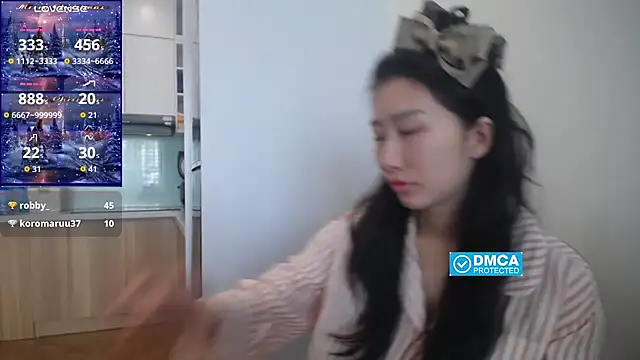 Snapshot of Asiagirll chatting on 11.24.25 Asiagirll online show from 11.24.25