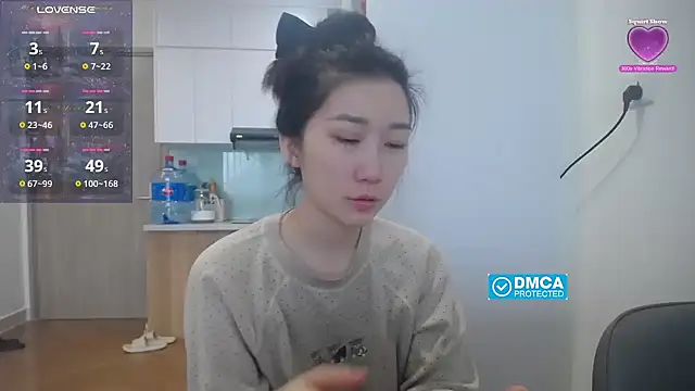 Snapshot of Asiagirll chatting on 12.20.25 Asiagirll online show from 12.20.25