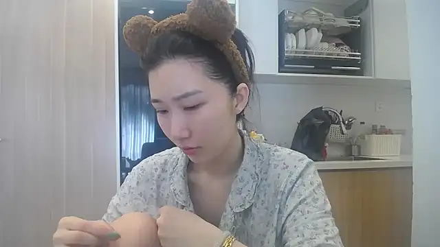 Snapshot of Asiagirll chatting on 06.20.26 Asiagirll online show from 06.20.26