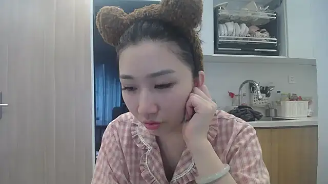 Snapshot of Asiagirll chatting on 06.22.26 Asiagirll online show from 06.22.26