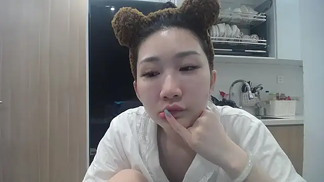 Snapshot of Asiagirll chatting on 06.22.26 Asiagirll online show from 06.22.26