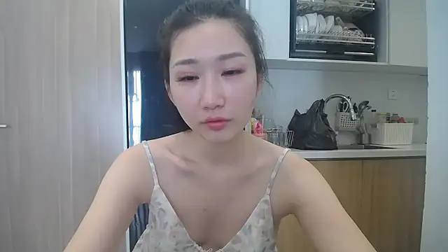 Snapshot of Asiagirll chatting on 06.24.26 Asiagirll online show from 06.24.26