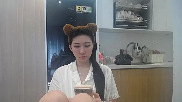 Snapshot of Asiagirll chatting on 06.28.26 Asiagirll online show from 06.28.26