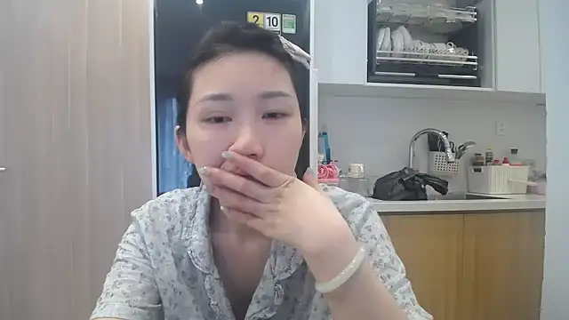 Snapshot of Asiagirll chatting on 07.16.26 Asiagirll online show from 07.16.26