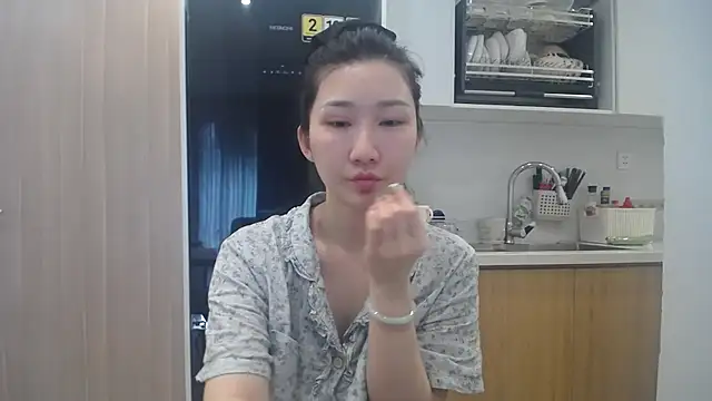 Snapshot of Asiagirll chatting on 07.31.26 Asiagirll online show from 07.31.26