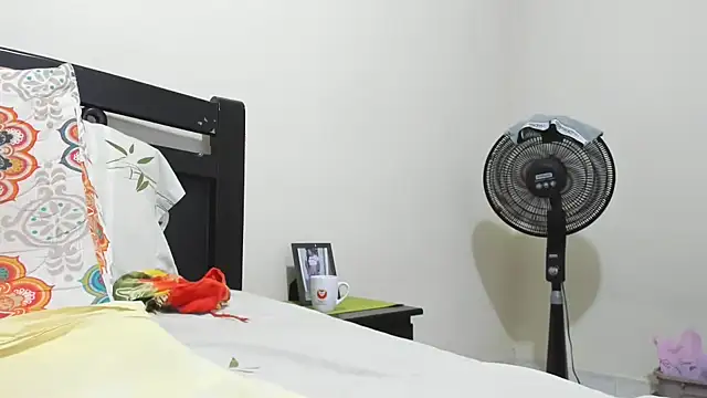 Snapshot of mara2020_69 chatting on 02.23.25 mara2020 69 online show from 02.23.25