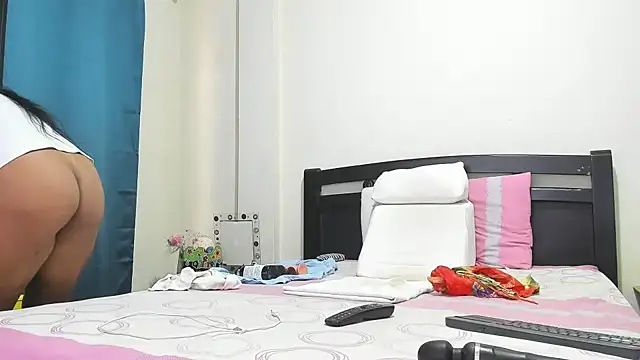 Snapshot of mara2020_69 chatting on 10.06.25 mara2020 69 online show from 10.06.25