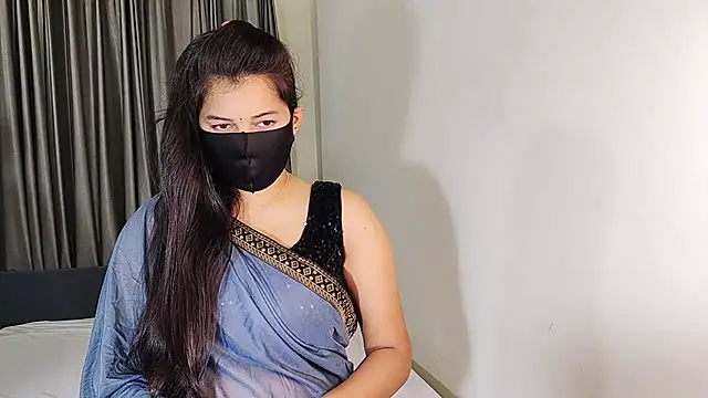 YourLovelyQueen online show from 01.17.25