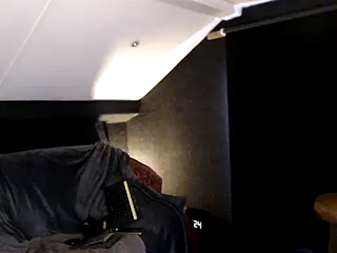 Snapshot of TheDogsBolloxXL chatting on 12.08.24 TheDogsBolloxXL online show from 12.08.24