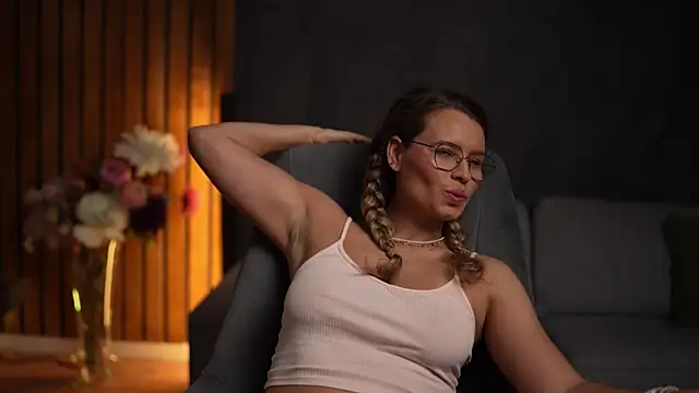 Snapshot of BrandyWhite chatting on 10.23.25 BrandyWhite online show from 10.23.25