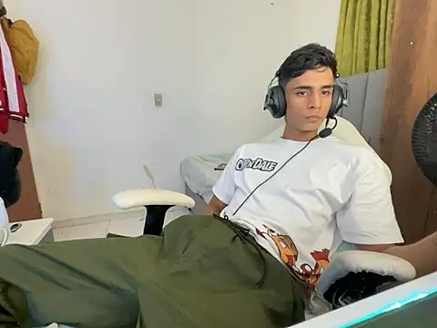 Max TheHorseDick online show from 12.30.24