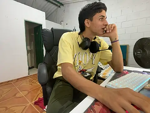 Max TheHorseDick online show from 03.20.25