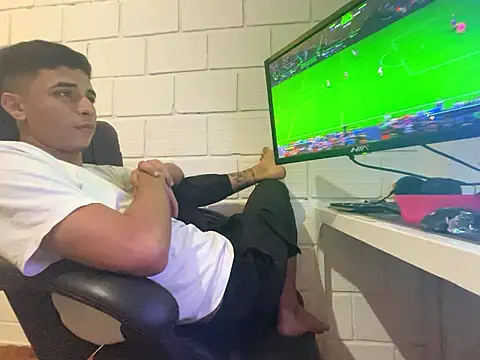 Max TheHorseDick online show from 01.07.26