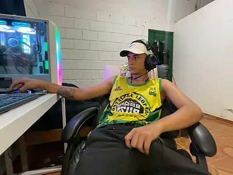 Max TheHorseDick online show from 04.21.26