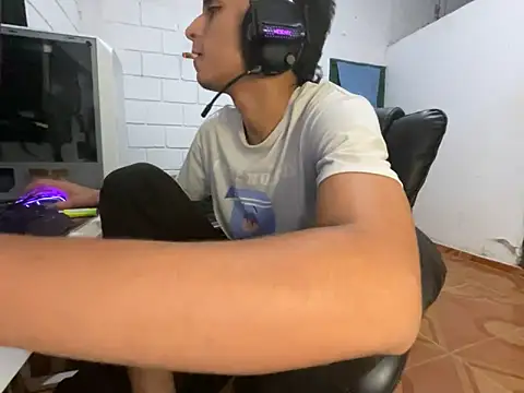 Max TheHorseDick online show from 04.23.26