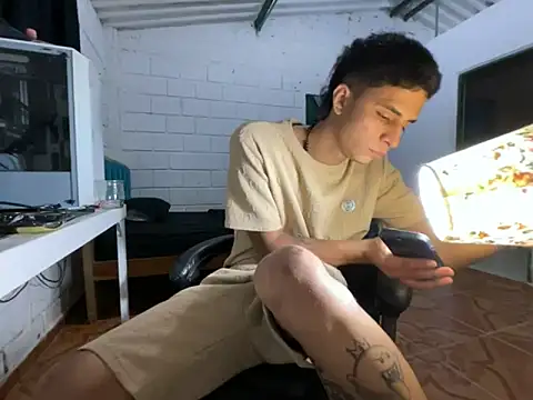 Max TheHorseDick online show from 04.28.26