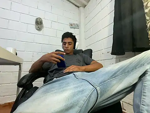 Max TheHorseDick online show from 07.03.26
