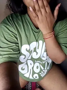 Snapshot of Sweet-Berry chatting on 02.06.25 Sweet-Berry online show from 02.06.25