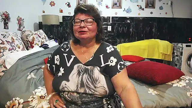 SweetMommaX online show from 04.22.26