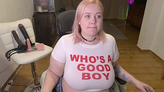 Snapshot of MargotGrey chatting on 03.05.26 MargotGrey online show from 03.05.26