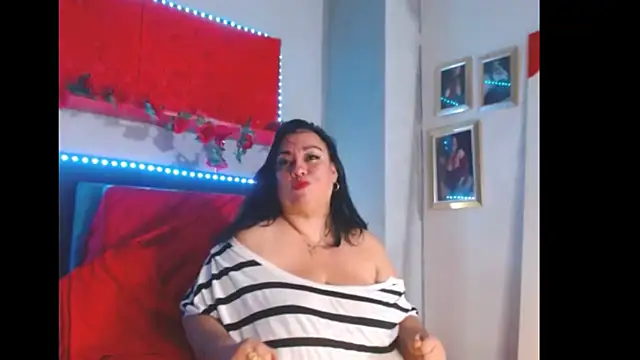 Snapshot of -helen chatting on 12.18.24 -helen online show from 12.18.24