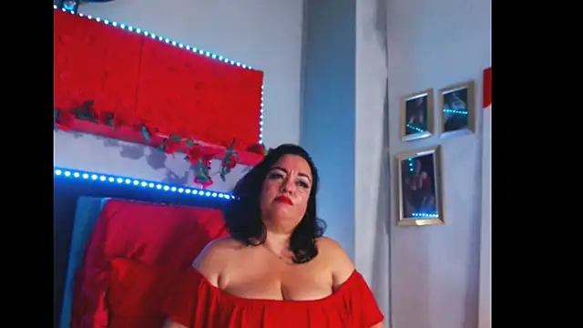 Snapshot of -helen chatting on 12.19.24 -helen online show from 12.19.24