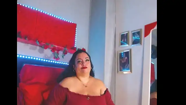 Snapshot of -helen chatting on 12.20.24 -helen online show from 12.20.24