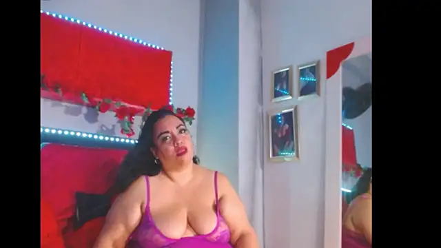 Snapshot of -helen chatting on 12.27.24 -helen online show from 12.27.24