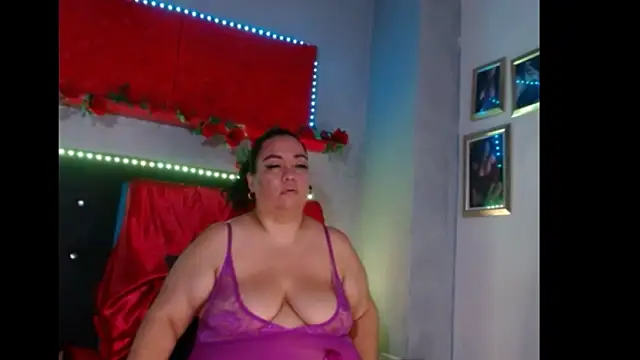 Snapshot of -helen chatting on 01.10.25 -helen online show from 01.10.25