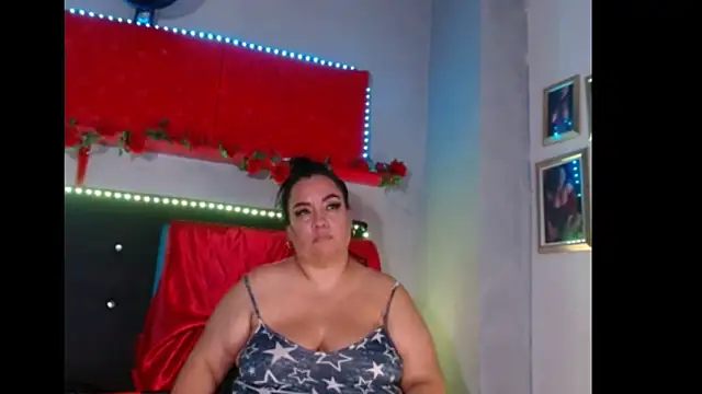 Snapshot of -helen chatting on 01.12.25 -helen online show from 01.12.25