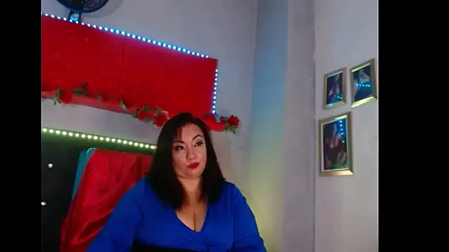 Snapshot of -helen chatting on 01.15.25 -helen online show from 01.15.25