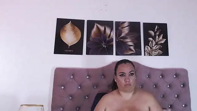 Snapshot of -helen chatting on 09.12.25 -helen online show from 09.12.25