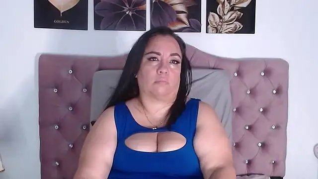 Snapshot of -helen chatting on 10.03.25 -helen online show from 10.03.25