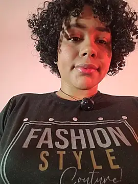 Snapshot of Electric_bae chatting on 11.25.25 Electric bae online show from 11.25.25