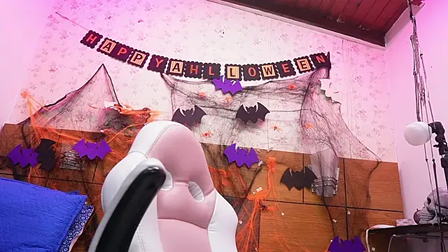 Snapshot of mssburbuja chatting on 10.26.25 mssburbuja online show from 10.26.25