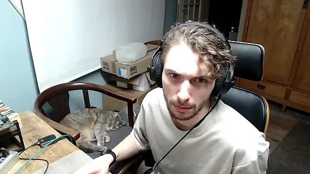 Snapshot of mycurve chatting on 02.28.25 mycurve online show from 02.28.25