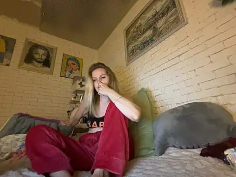 Snapshot of Angel_girllovemy chatting on 02.05.25 Angel girllovemy online show from 02.05.25