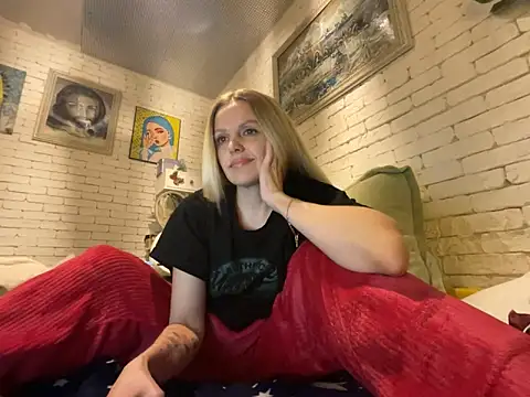 Snapshot of Angel_girllovemy chatting on 02.10.25 Angel girllovemy online show from 02.10.25