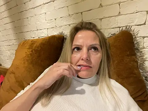Snapshot of Angel_girllovemy chatting on 02.28.25 Angel girllovemy online show from 02.28.25