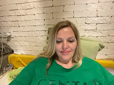 Snapshot of Angel_girllovemy chatting on 03.21.25 Angel girllovemy online show from 03.21.25